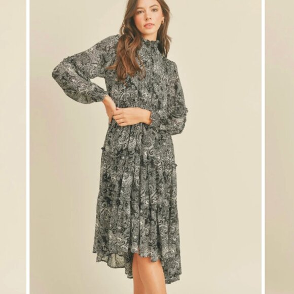 Beautiful Multi Tiered Dress - Picture 2 of 9